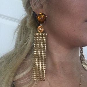 Earrings light weight!